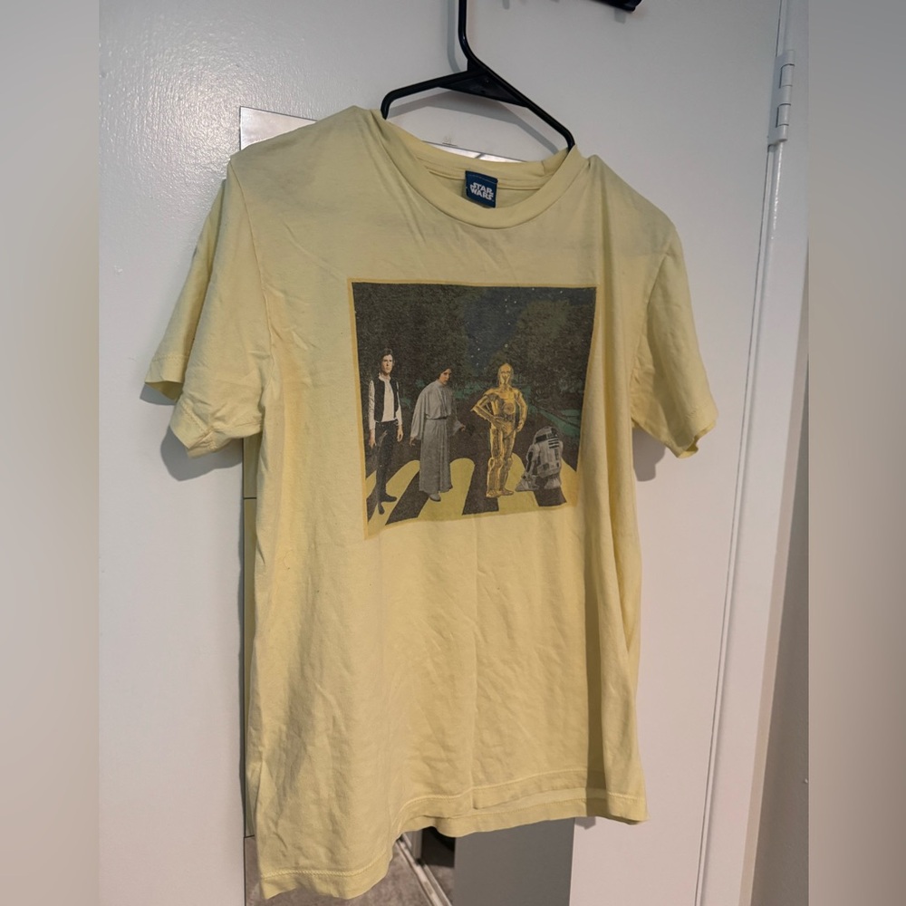 Star Wars Vintage Abbey Road Beatles Cover Retro 70s Yellow Short Sleeve Tee